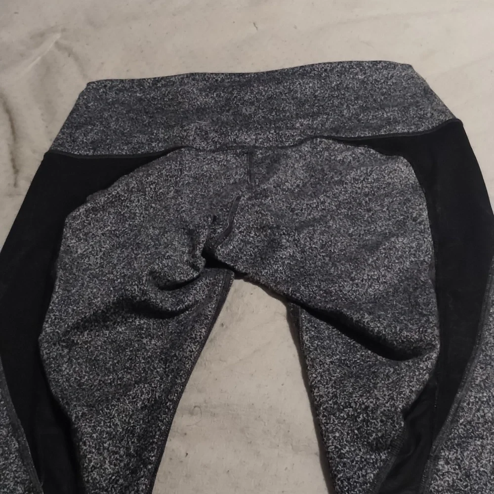 Lululemon speckled cropped leggings - Picture 6 of 7